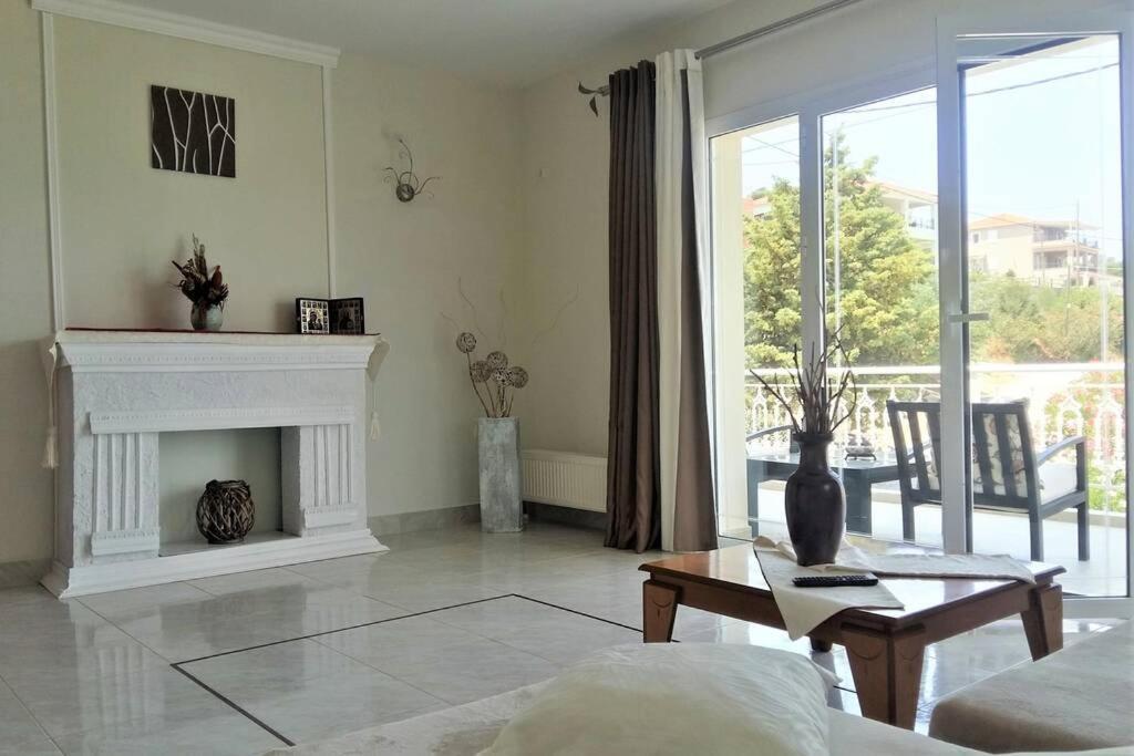 Sea And Mountains View Apartment Αργοστόλι Εξωτερικό φωτογραφία