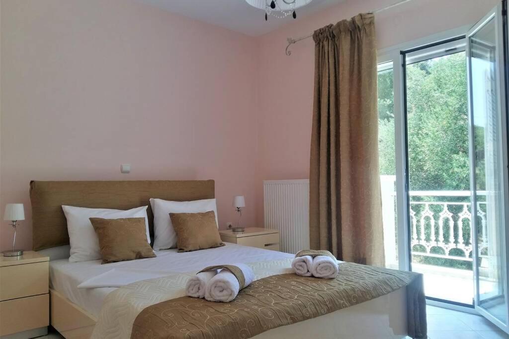 Sea And Mountains View Apartment Αργοστόλι Εξωτερικό φωτογραφία